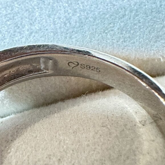 Vintage Sterling Silver S925 RingSize 6 1/2 W/ CZ Stone & Geometric Side Accents - Picture 3 of 13